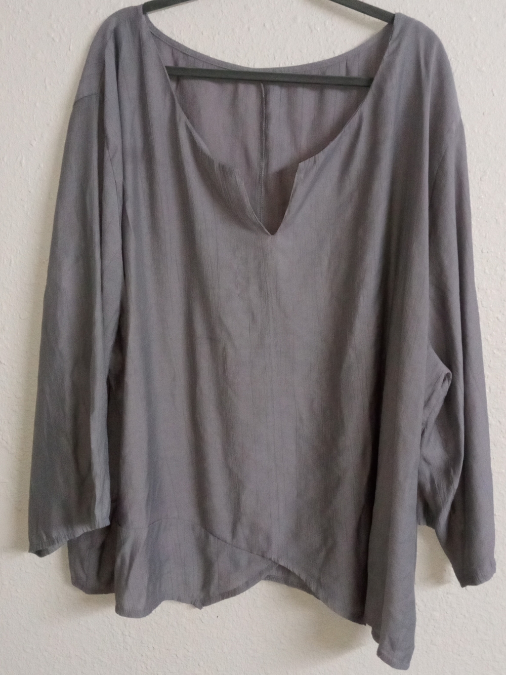 Women's Plus Size Relaxed V-Neck Long Sleeve Top - Gray